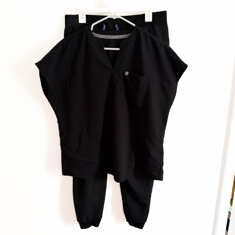 Fabletics L/XL Scrub Set Black evolve top, high rise jogger